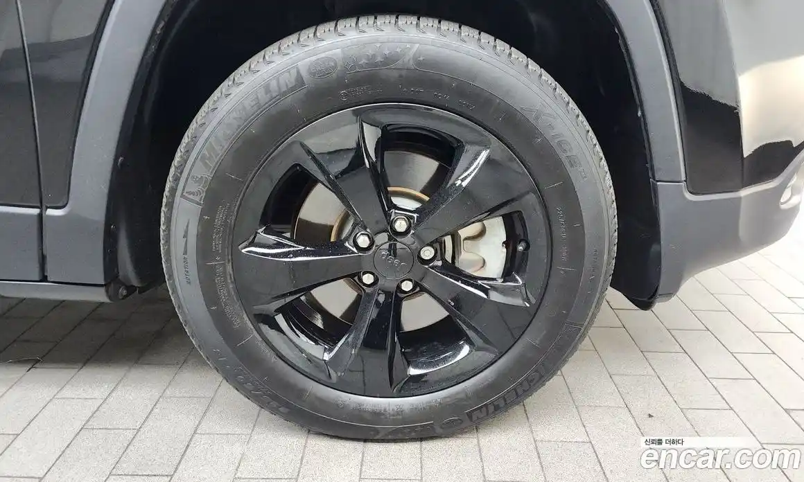 Jeep Cherokee 2017 3.2 гидро в Москве № 169683, фото 5