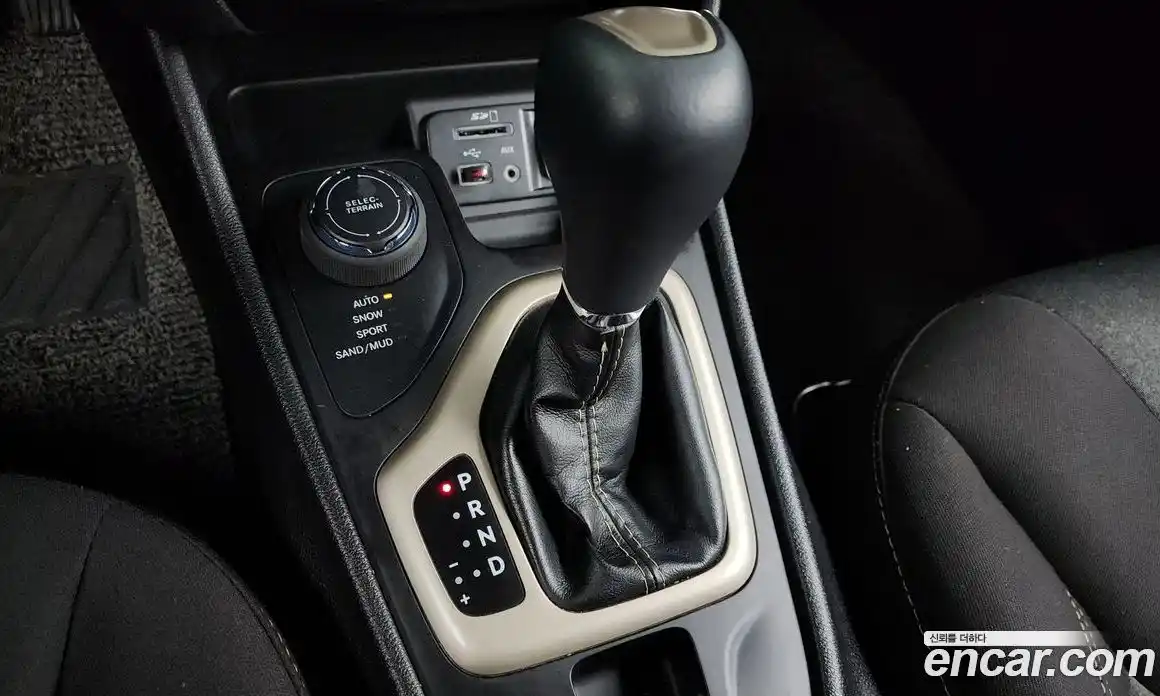 Jeep Cherokee 2017 3.2 гидро в Москве № 169683, фото 9