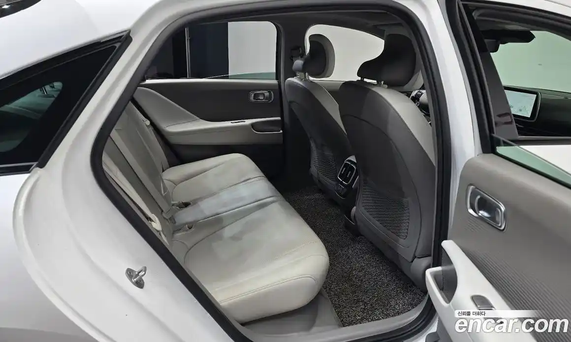 Hyundai Ioniq 6 2023 0.1 гидро в Москве № 1830893, фото 16