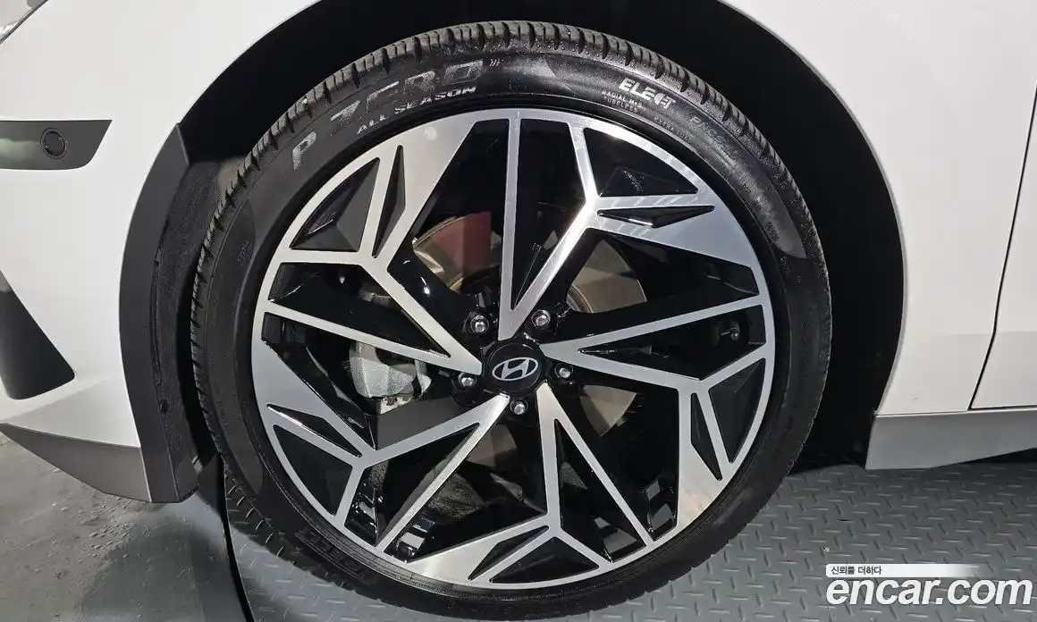 Hyundai Ioniq 6 2023 0.1 гидро в Москве № 1830893, фото 4