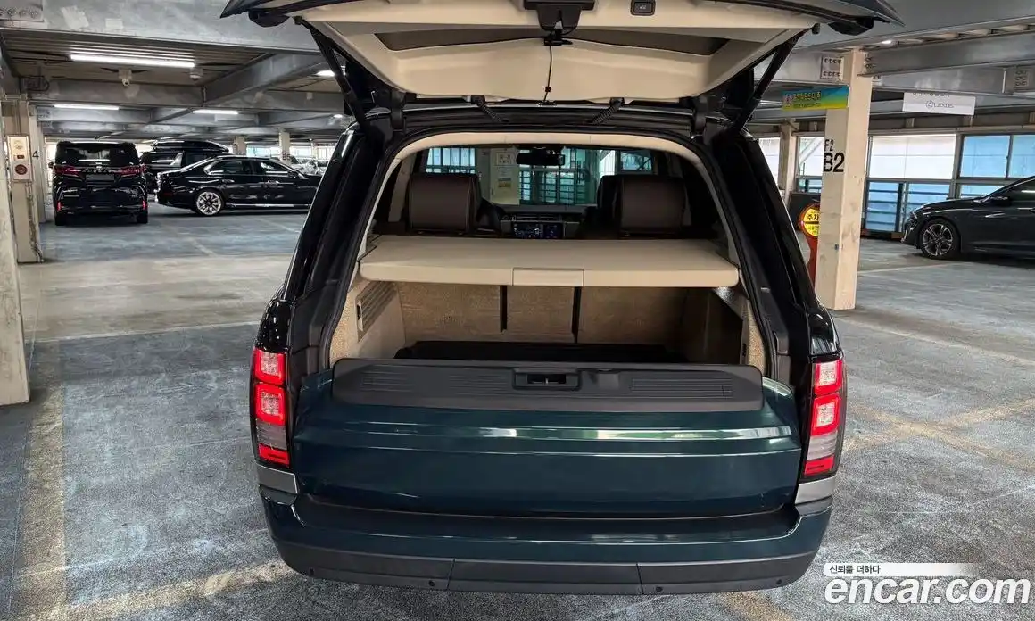 Land Rover Range-Rover 2016 5.0 гидро в Москве № 1837329, фото 17