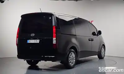 Hyundai Staria 2024 2.2 гидро в Москве № 1904078, миниатюра 2