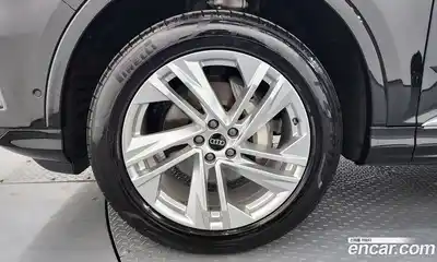 Audi Q7 2023 3.0 гидро в Москве № 1910573, миниатюра 5