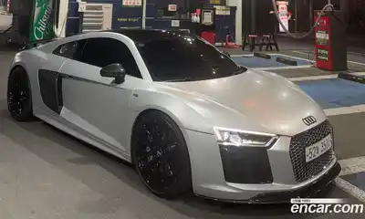 Audi R8 2017 5.2 гидро в Москве № 1910635, миниатюра 2