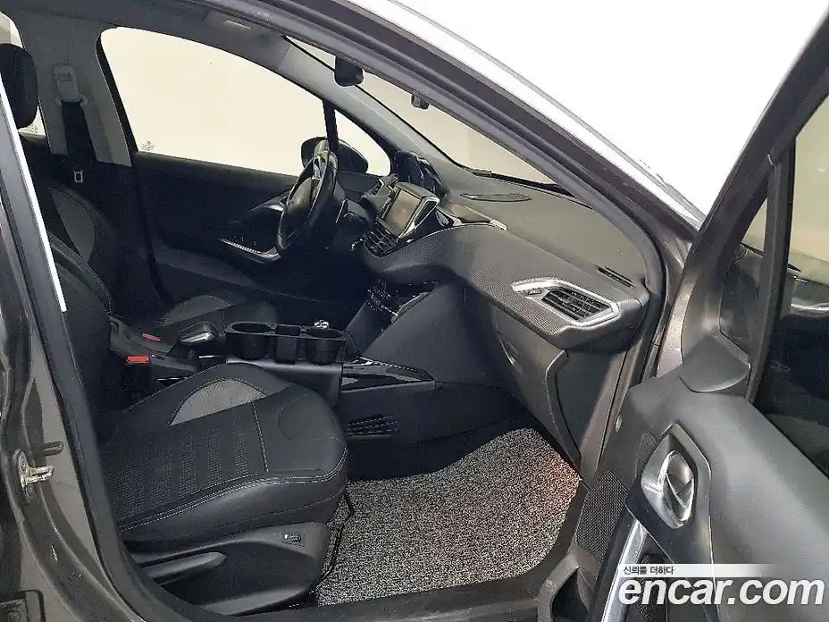 Peugeot 2008 2017 1.6 гидро в Москве, фото 15