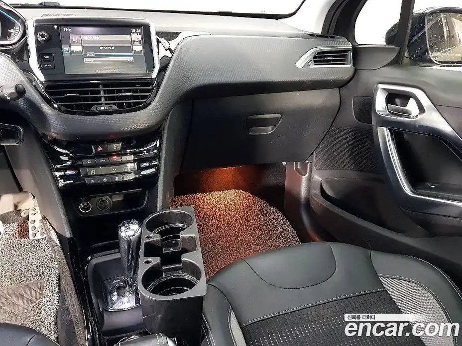 Peugeot 2008 2017 1.6 гидро в Москве, фото 10