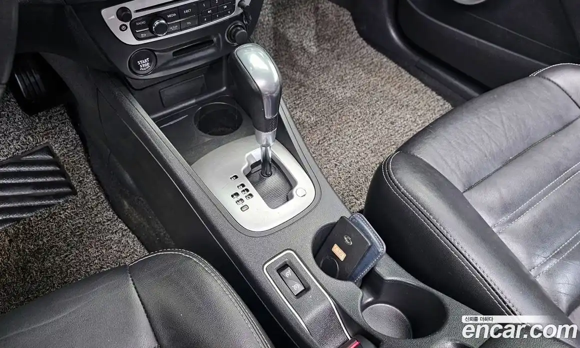 Renault SM3 2013 1.6 гидро в Москве № 1913262, фото 9