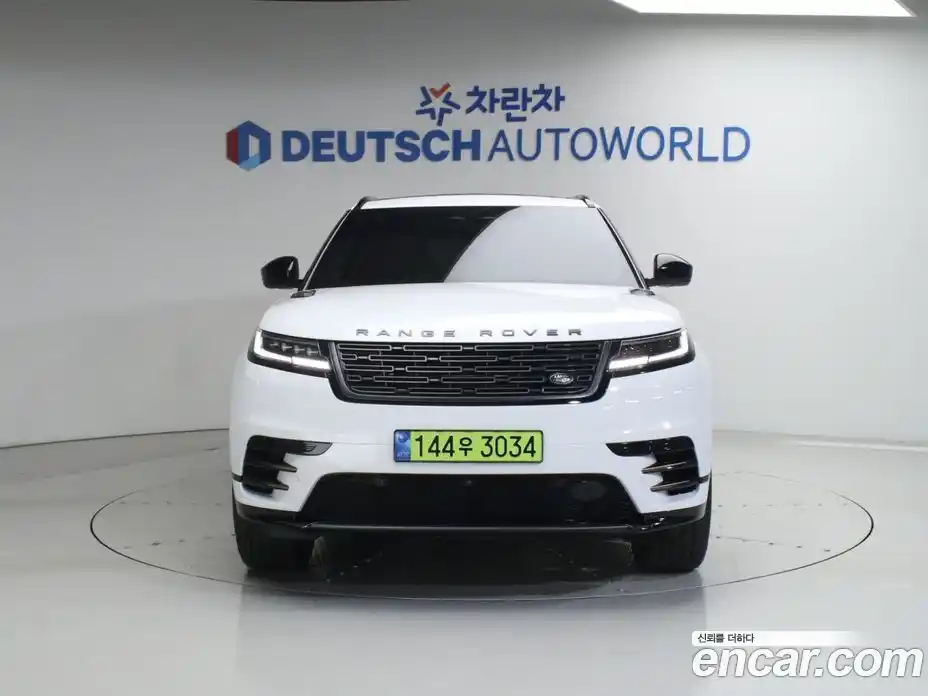 Land Rover Range-Rover Velar 2025 3.0 гидро в Москве № 1915296, фото 3
