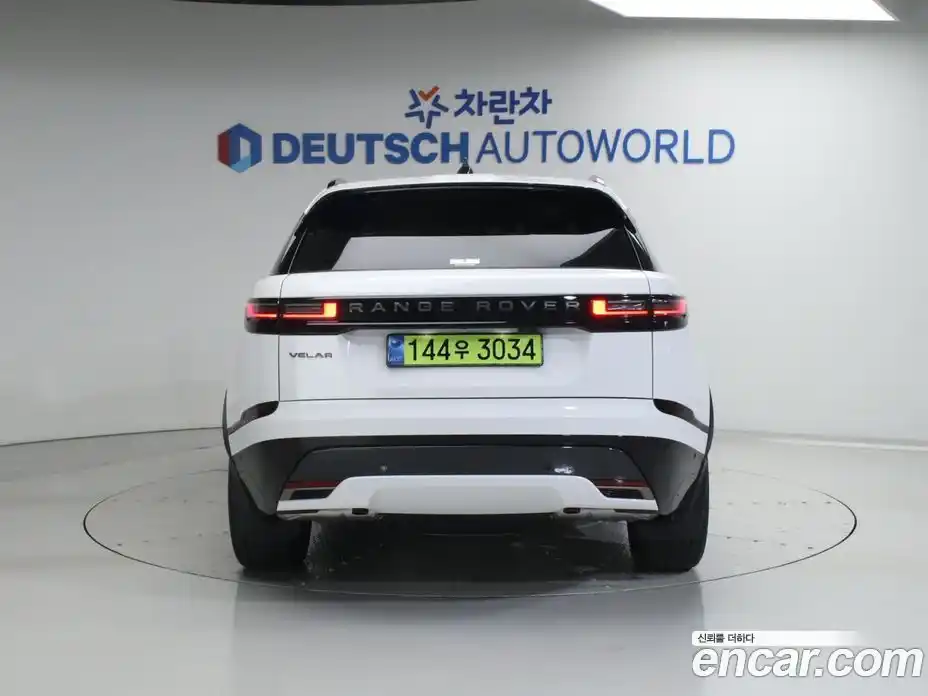 Land Rover Range-Rover Velar 2025 3.0 гидро в Москве № 1915296, фото 4