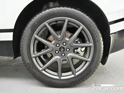 Land Rover Range-Rover Velar 2025 3.0 гидро в Москве № 1915296, миниатюра 5