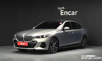 BMW 5-Series, 2025