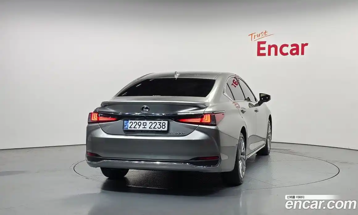 Lexus ES 2025 2.5 гидро в Москве № 1916918, фото 4