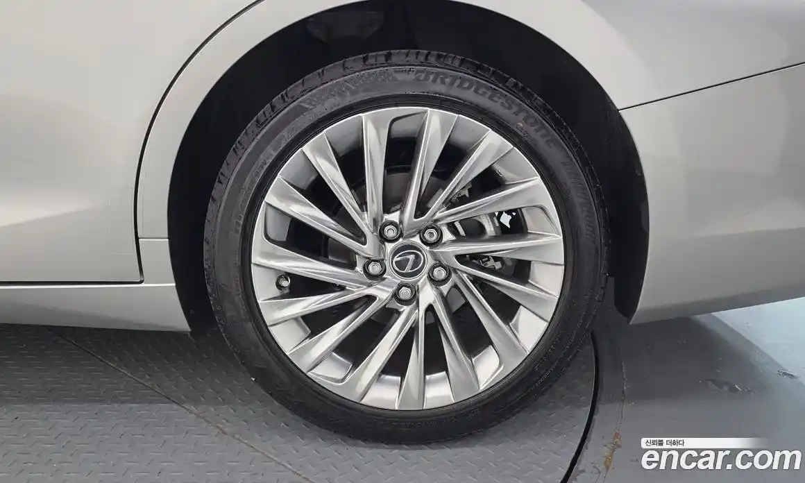 Lexus ES 2025 2.5 гидро в Москве № 1916918, фото 7