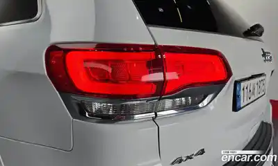 Jeep Cherokee 2019 3.6 гидро в Москве № 1919246, миниатюра 9