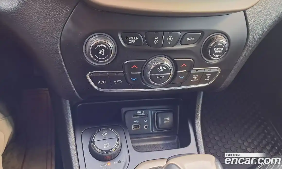 Jeep Cherokee 2014 2.0 гидро в Москве № 1919439, фото 7