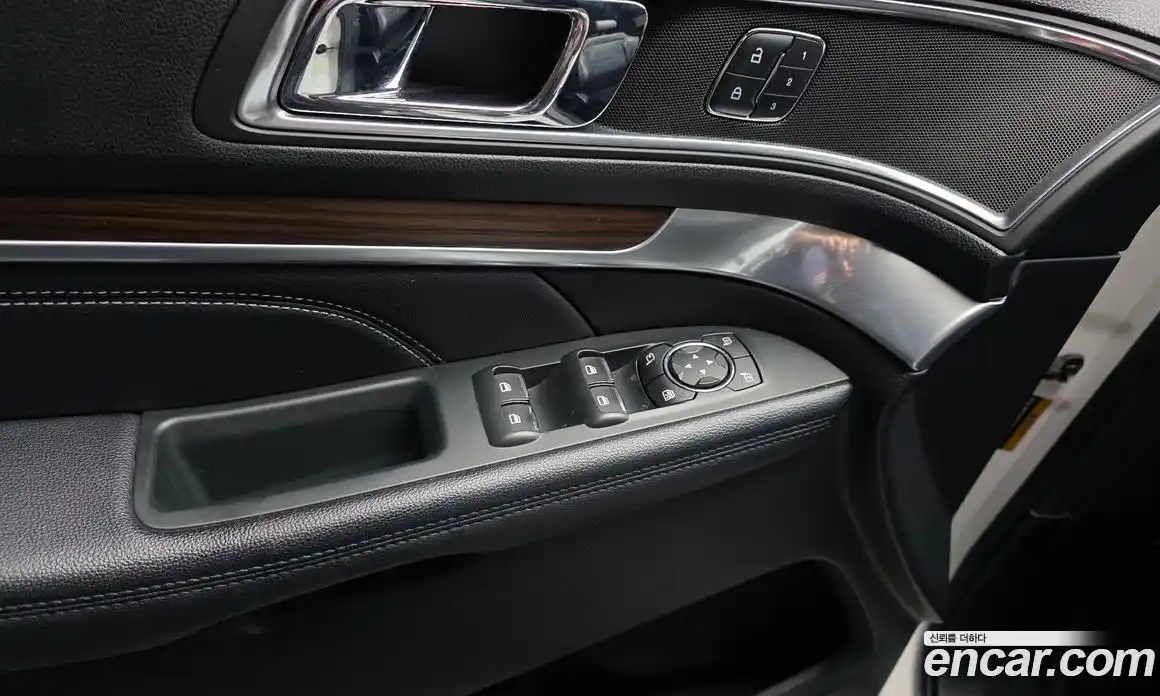 Ford Explorer 2018 2.3 гидро в Москве № 1920395, фото 14