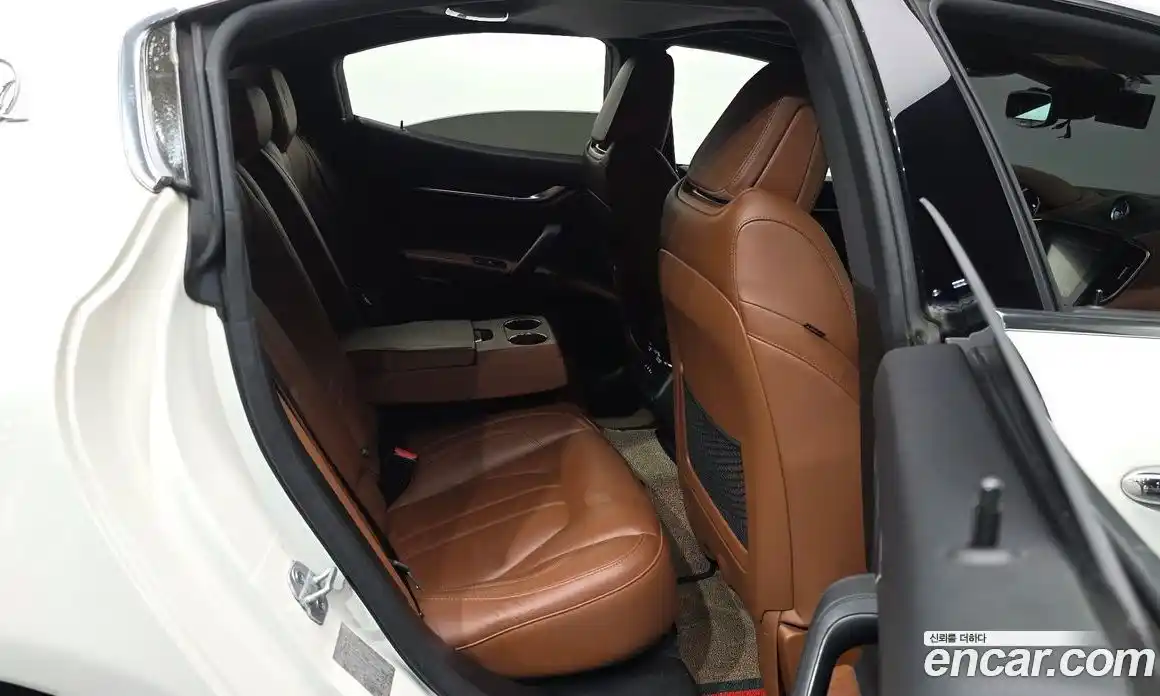 Maserati Ghibli 2018 3.0 гидро, фото 12