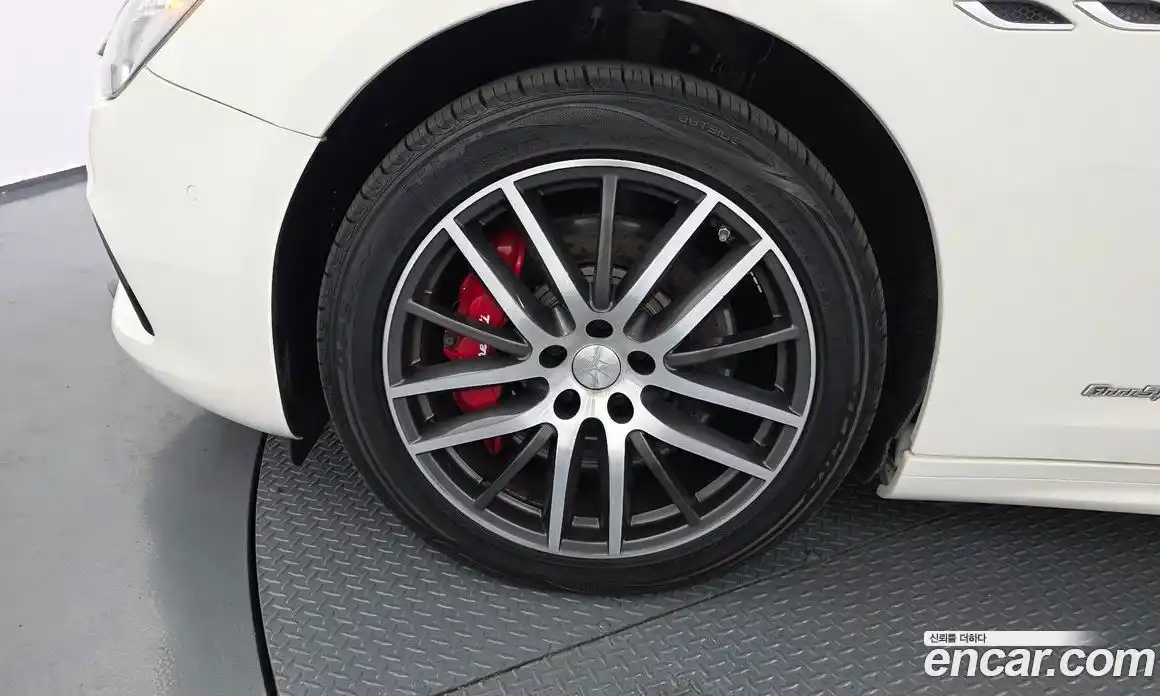 Maserati Ghibli 2018 3.0 гидро, фото 5