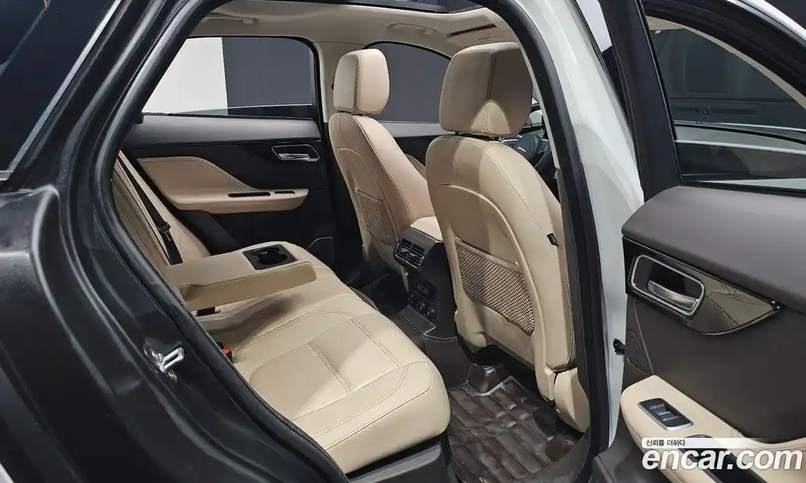 Jaguar F-Pace 2018 2.0 гидро в Москве № 1921176, фото 15