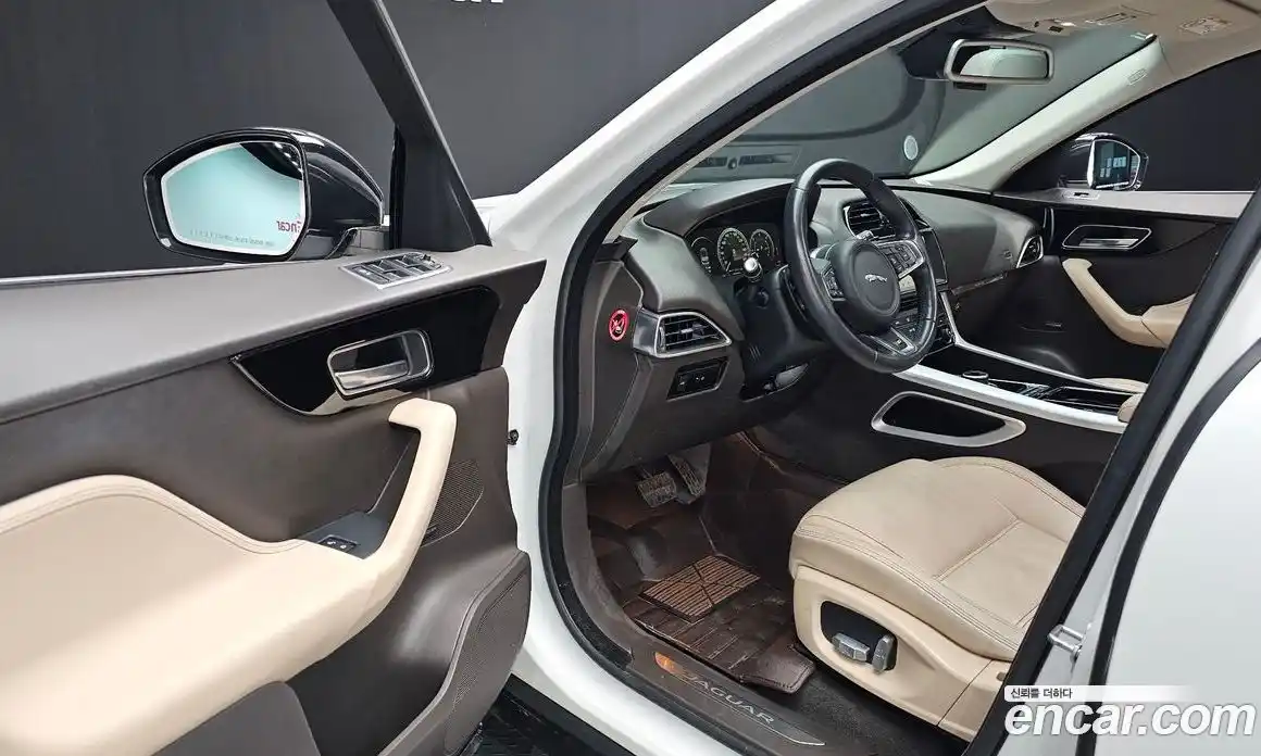 Jaguar F-Pace 2018 2.0 гидро в Москве № 1921176, фото 16