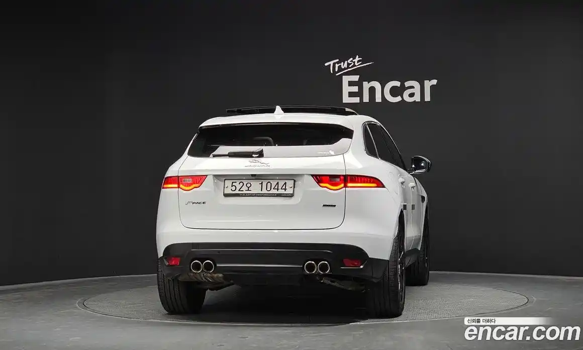 Jaguar F-Pace 2018 2.0 гидро в Москве № 1921176, фото 3