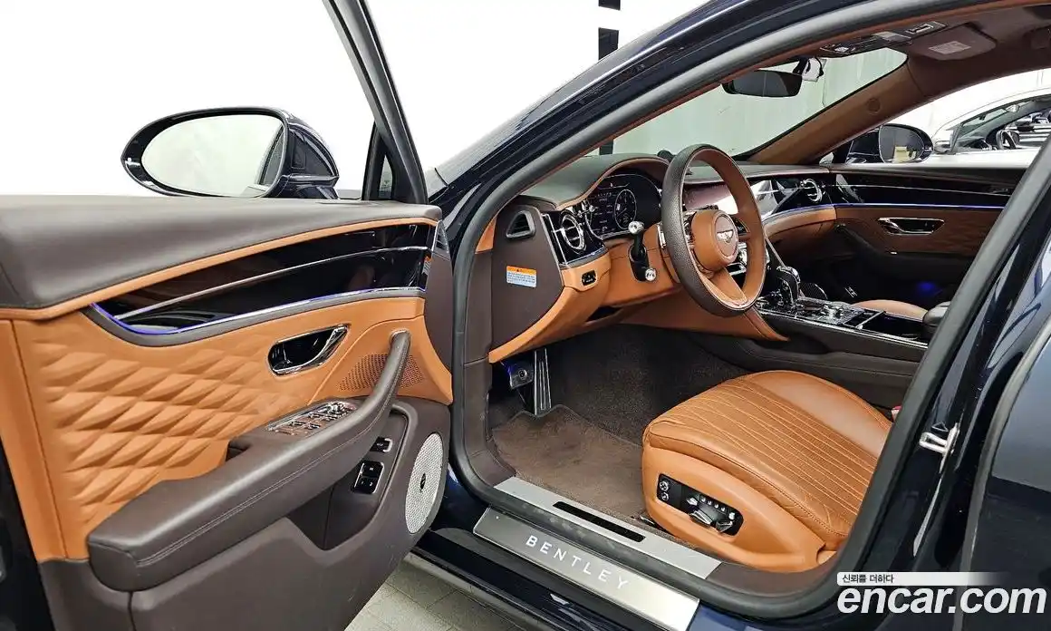 Bentley Flying Spur 2021 4.0 гидро, фото 13