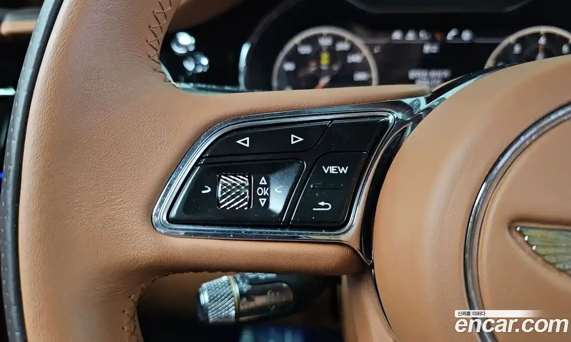Bentley Flying Spur 2021 4.0 гидро, фото 16