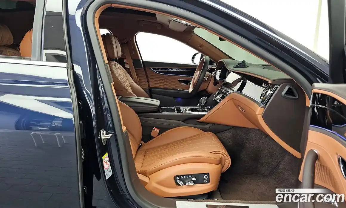 Bentley Flying Spur 2021 4.0 гидро, фото 17