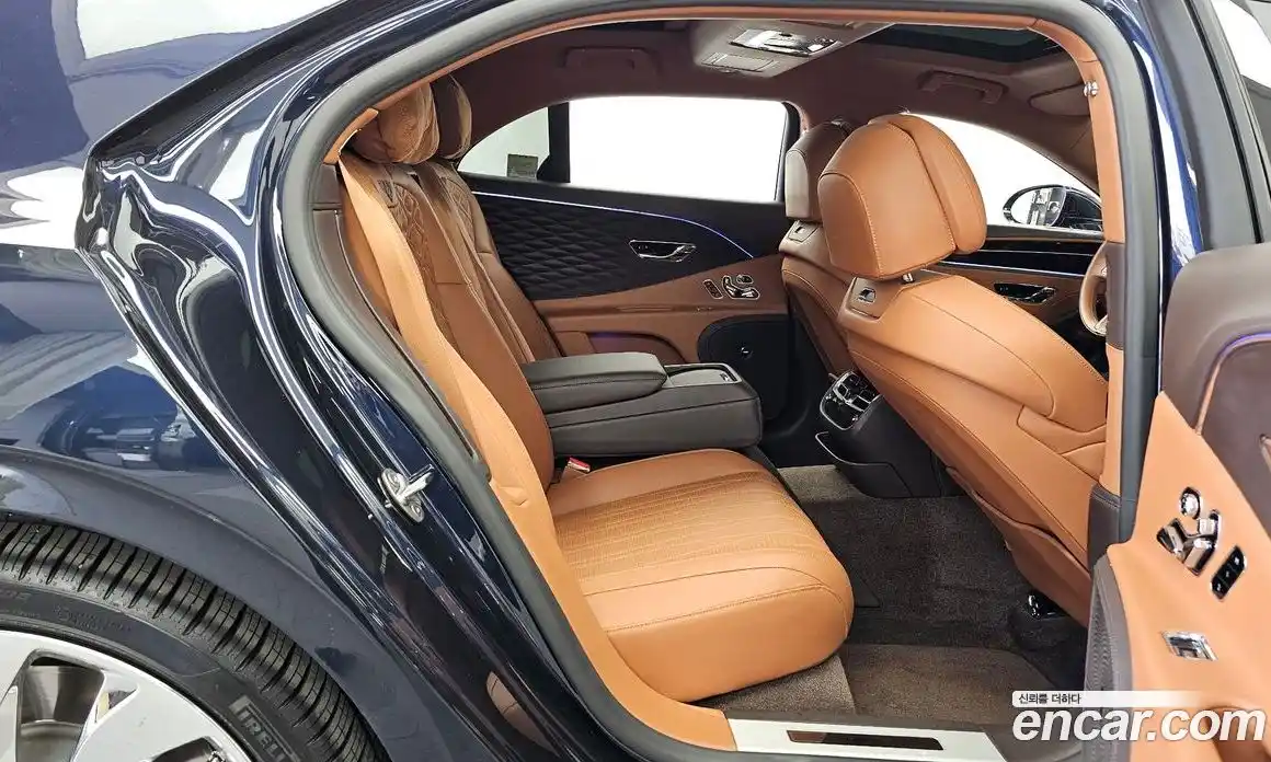 Bentley Flying Spur 2021 4.0 гидро, фото 18