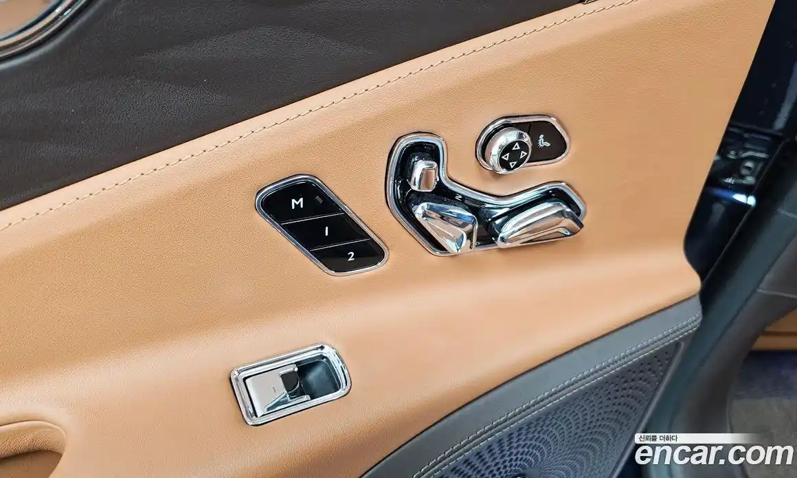 Bentley Flying Spur 2021 4.0 гидро, фото 35