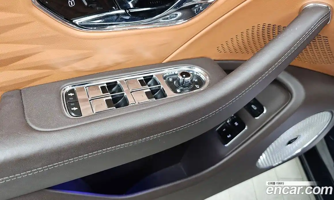 Bentley Flying Spur 2021 4.0 гидро, фото 36