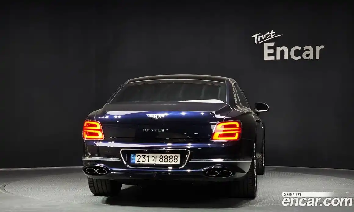 Bentley Flying Spur 2021 4.0 гидро, фото 4