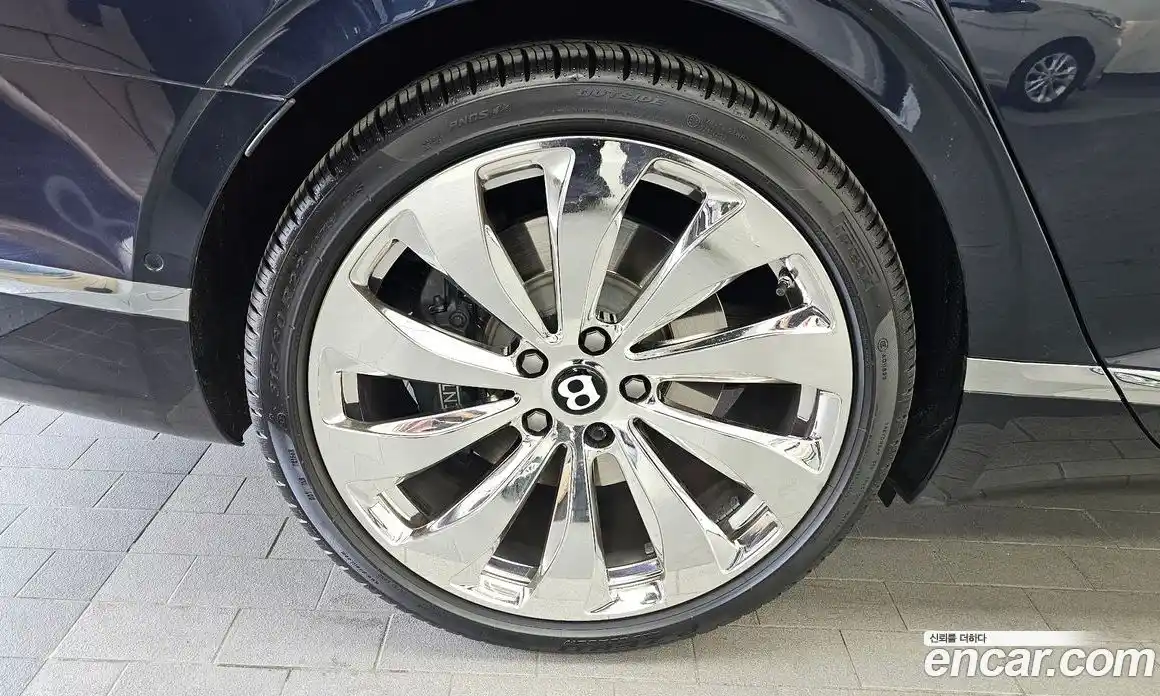 Bentley Flying Spur 2021 4.0 гидро, фото 5