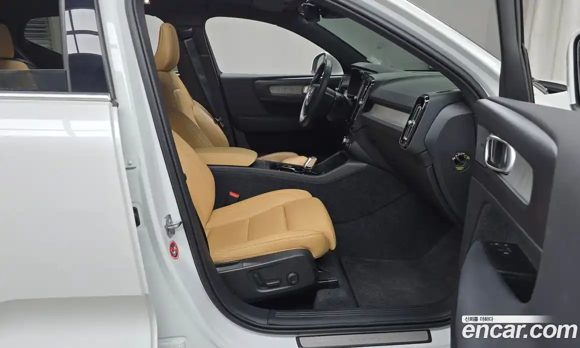 Volvo XC40 2021 2.0 гидро в Москве № 212856, фото 11