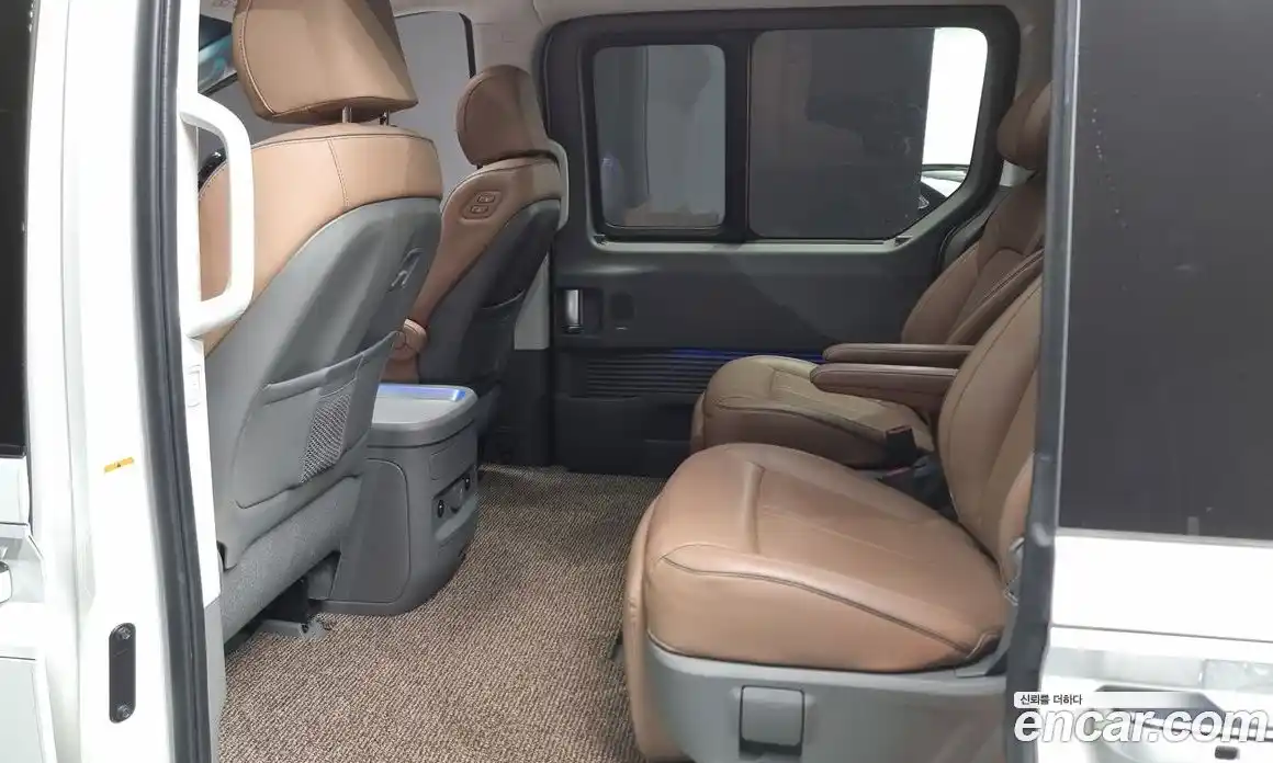 Hyundai Staria 2023 2.2 гидро в Москве № 6902, фото 12