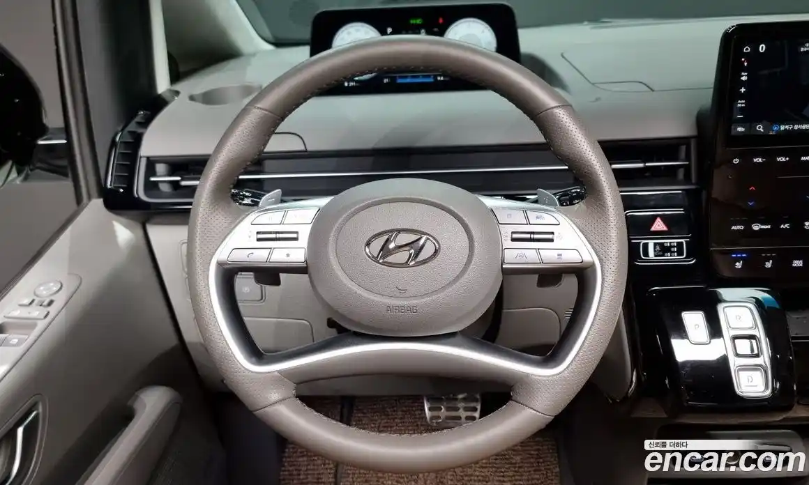 Hyundai Staria 2023 2.2 гидро в Москве № 6902, фото 13
