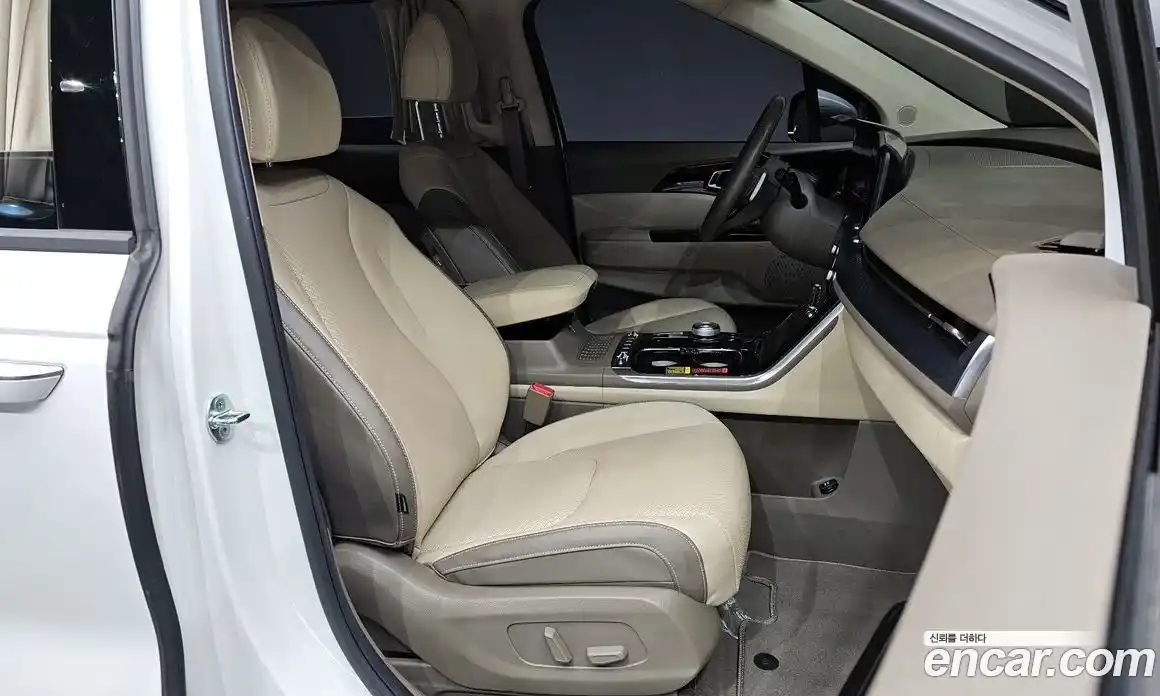 Kia Canival 2021 3.5 гидро в Москве, фото 16
