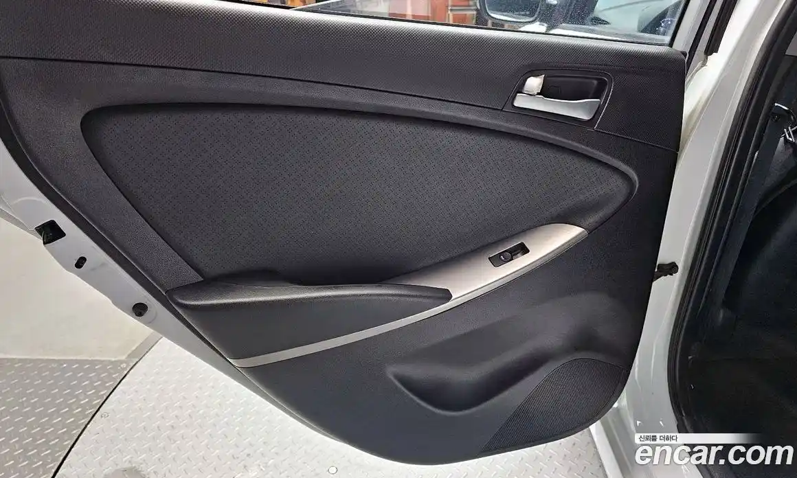 Hyundai Accent 2015 1.4 гидро в Москве № 1278027, фото 15