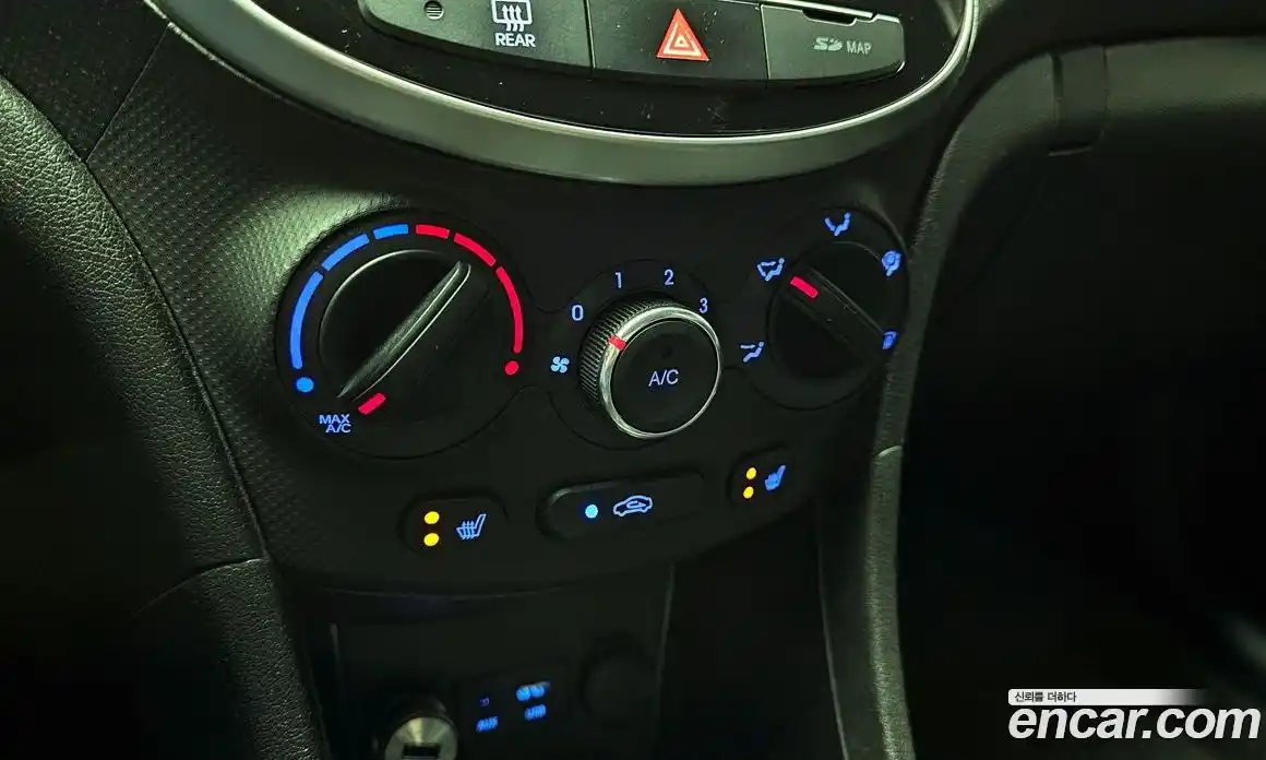 Hyundai Accent 2015 1.4 гидро в Москве № 1278027, фото 25