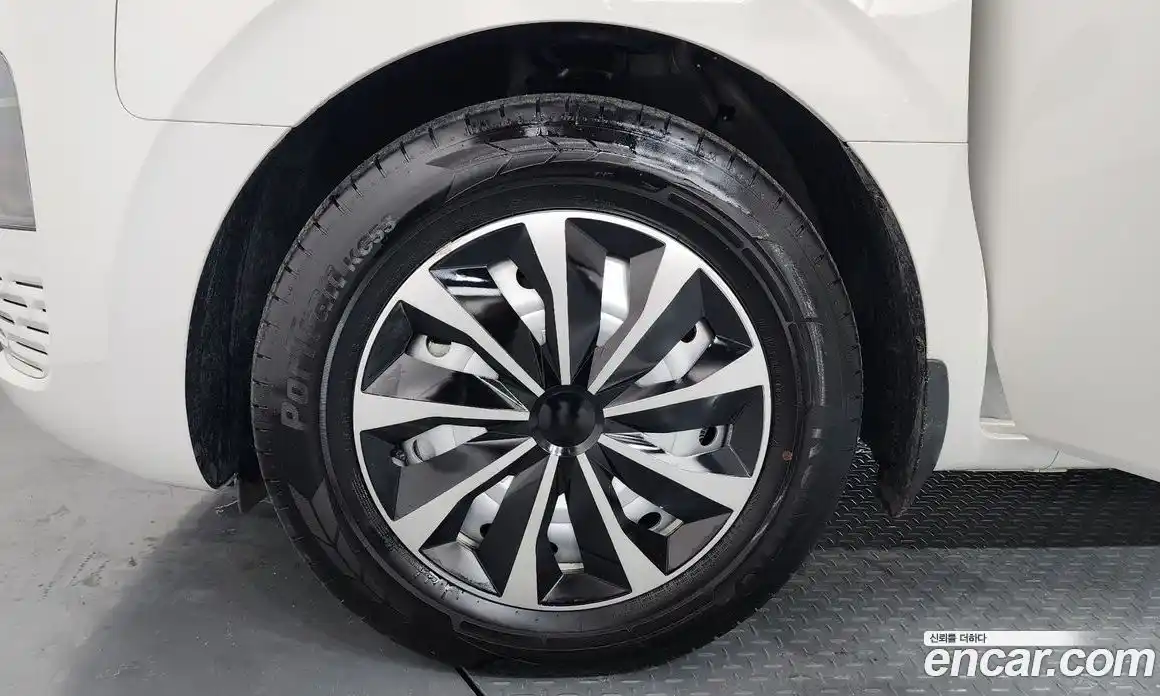Hyundai Staria 2025 2.2 гидро в Москве № 1416939, фото 4