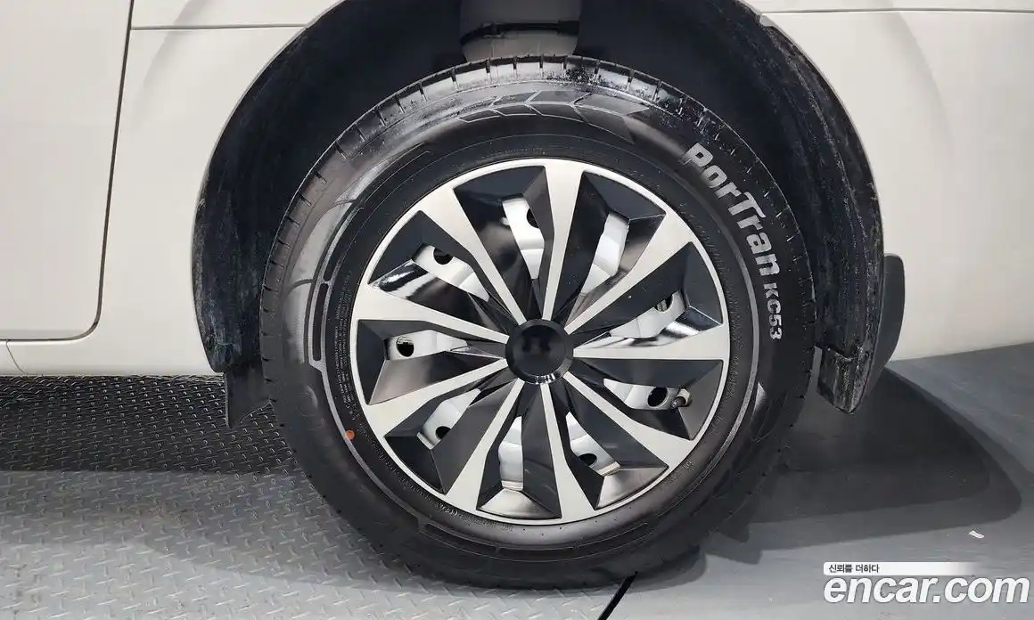 Hyundai Staria 2025 2.2 гидро в Москве № 1416939, фото 6