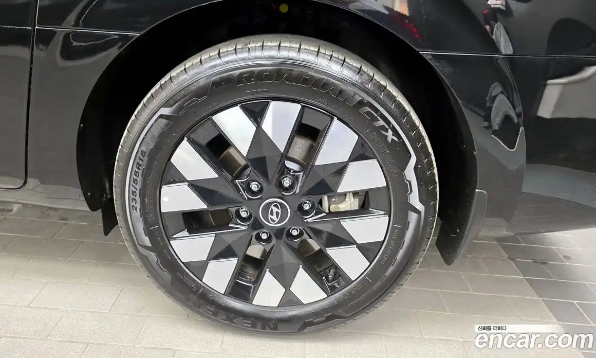 Hyundai Staria 2024 1.6 гидро в Москве, фото 7