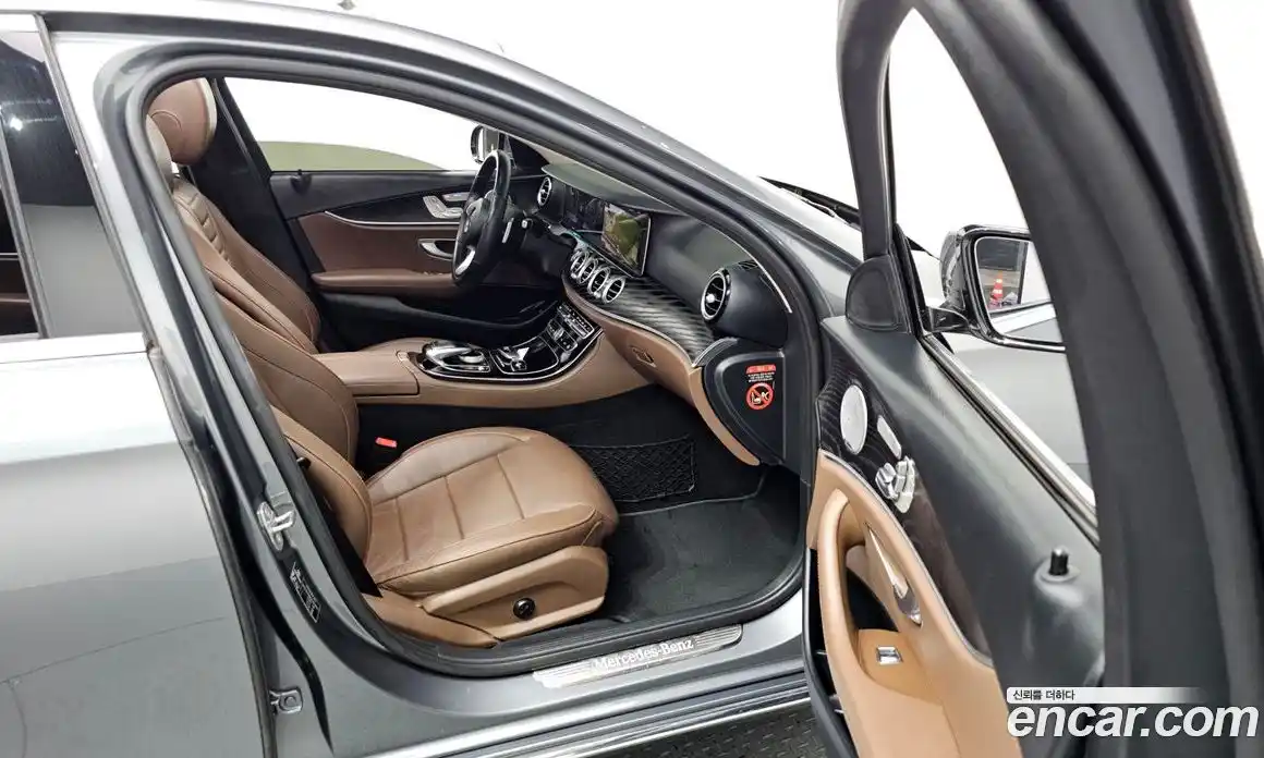 Mercedes-Benz E-Class 2018 2.0 гидро в Москве № 161970, фото 11
