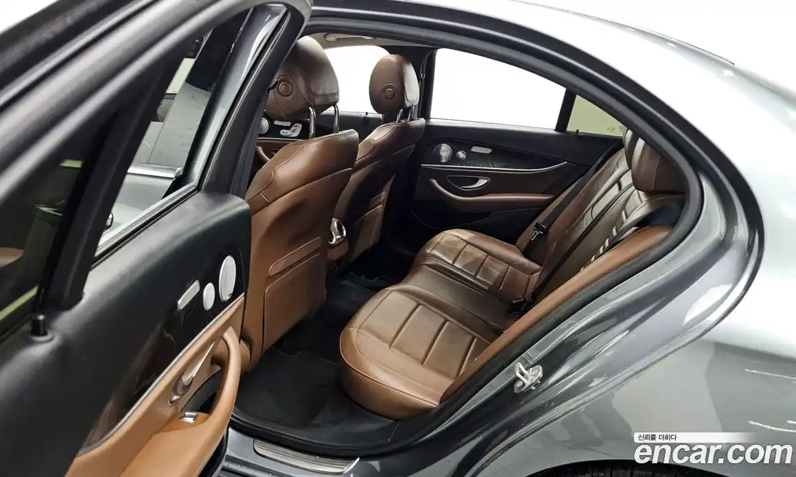 Mercedes-Benz E-Class 2018 2.0 гидро в Москве № 161970, фото 12