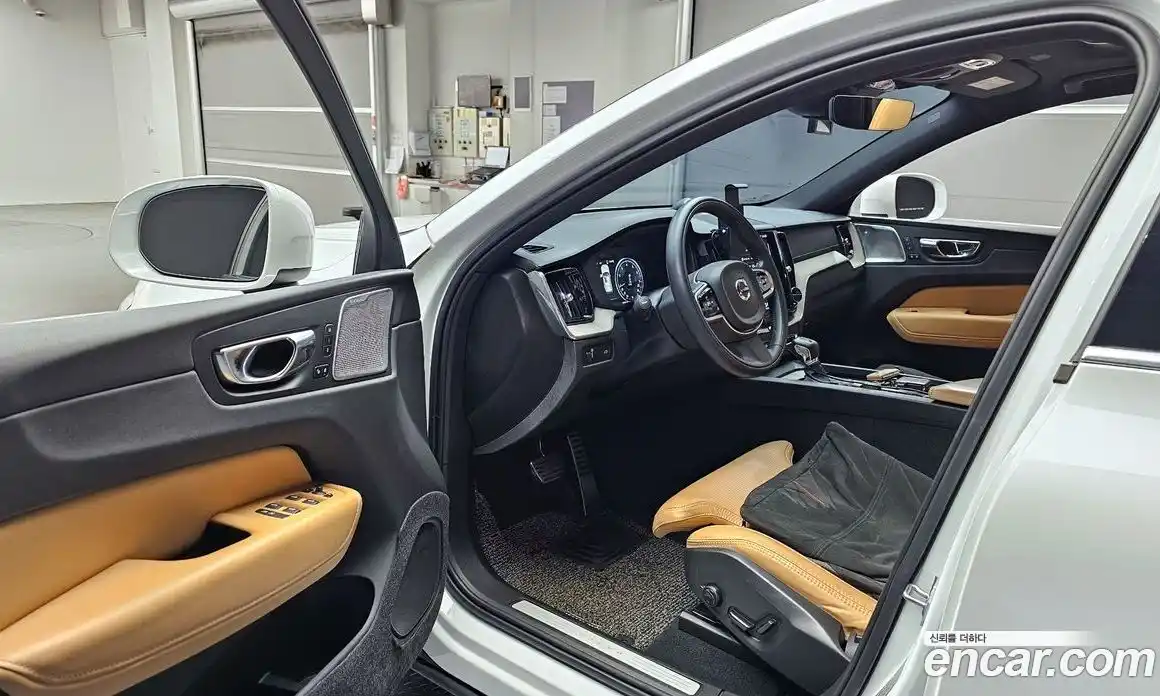 Volvo XC60 2020 2.0 гидро в Москве № 164348, фото 10