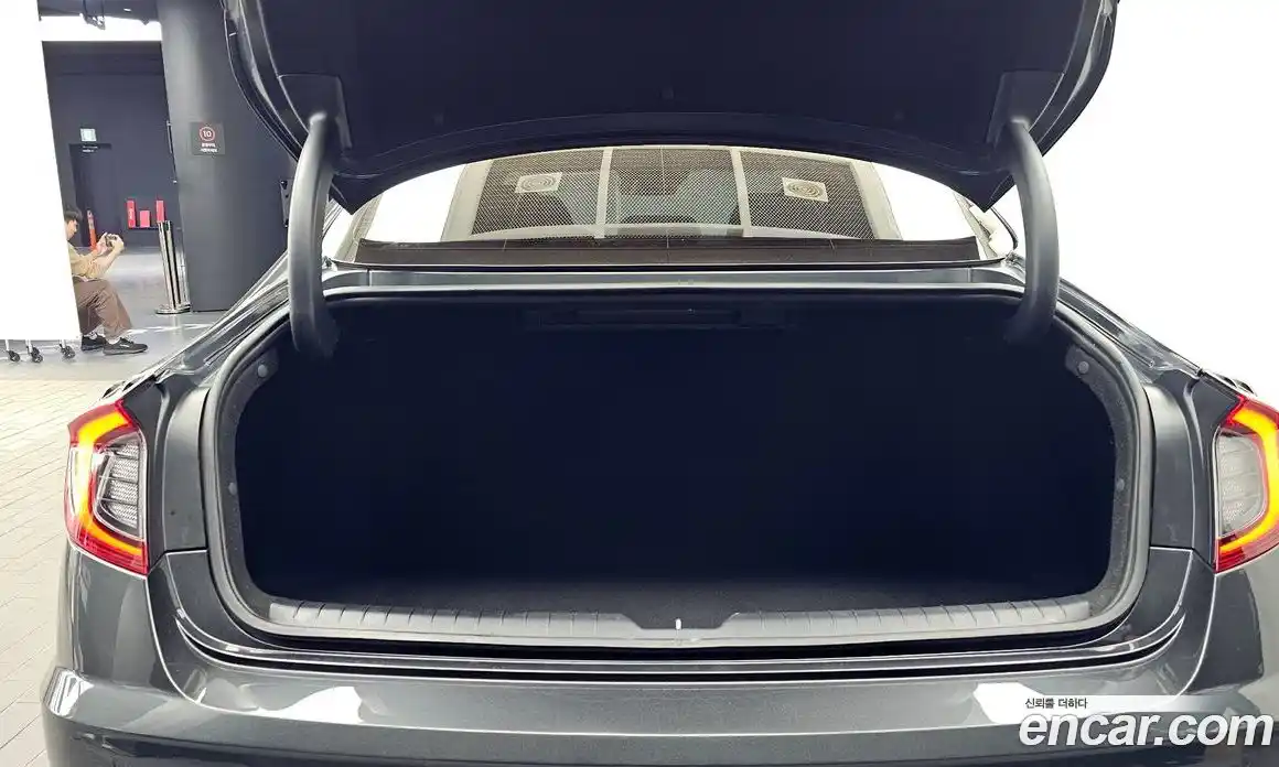 Hyundai Sonata 2023 2.0 гидро в Москве № 1830283, фото 26
