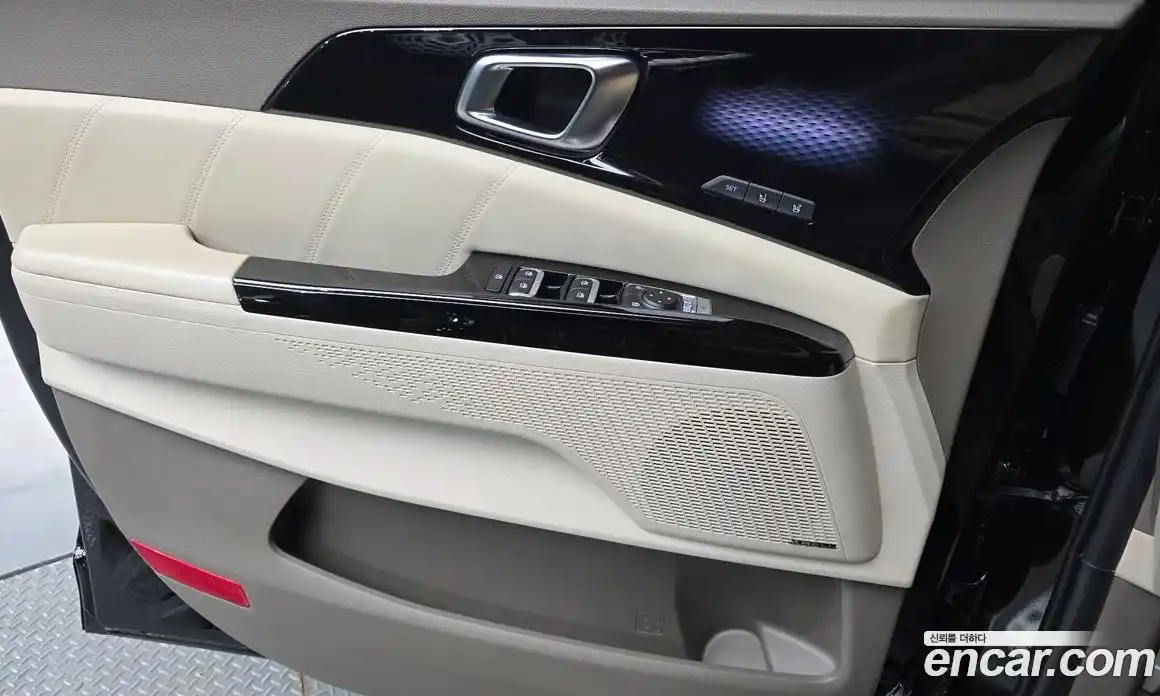 Kia Canival 2023 3.5 гидро в Москве № 1831732, фото 14