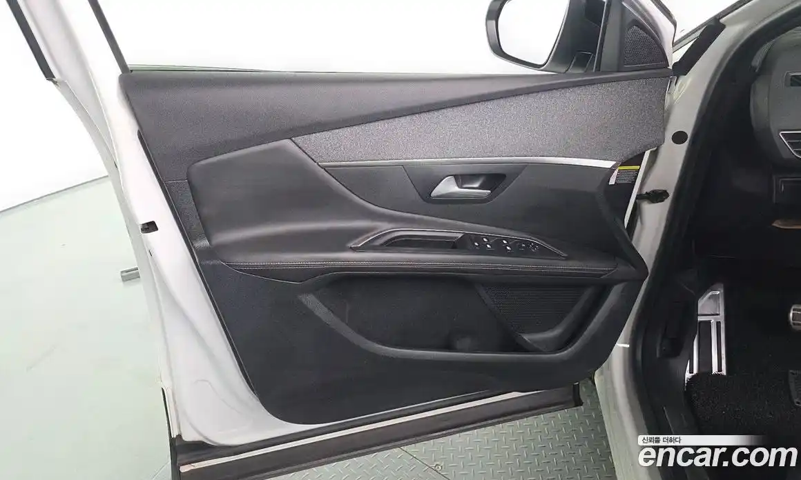 Peugeot 3008 2018 1.6 гидро в Москве, фото 14