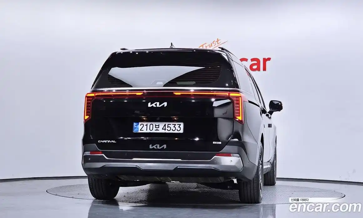 Kia Canival 2024 1.6 гидро в Москве № 1904680, фото 4