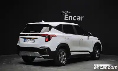 Kia Seltos 2023 1.6 гидро в Москве № 1904989, миниатюра 2